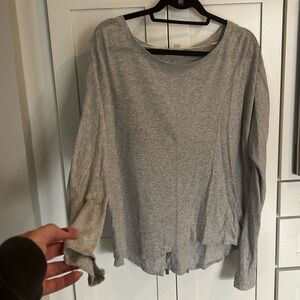 Gray long sleeve tshirt
